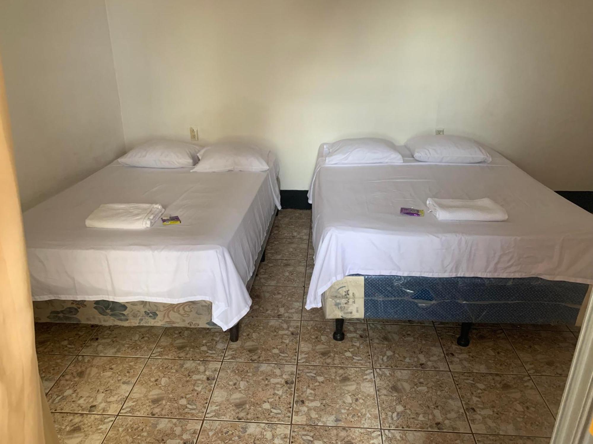 Hotel Aurora Flores Extérieur photo