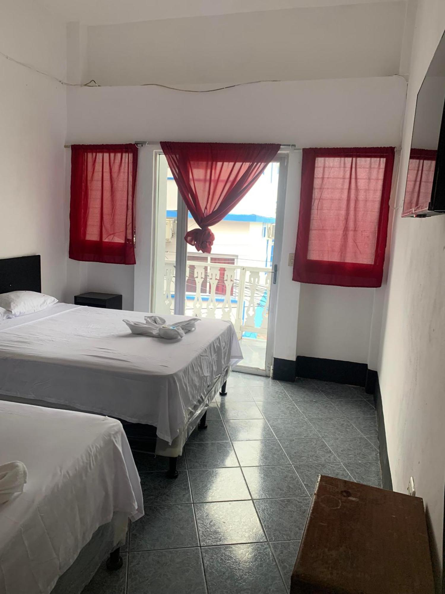 Hotel Aurora Flores Extérieur photo